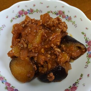 茄子と鳥の挽き肉と玉ねぎのケチャップ煮